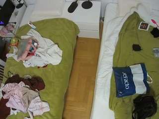 voyeurcam-julmodels-bed-5