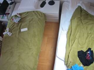 voyeurcam-julmodels-bed-5