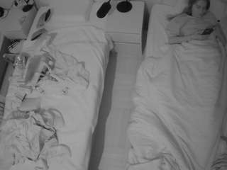 voyeurcam-julmodels-bed-5