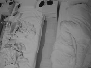 voyeurcam-julmodels-bed-5