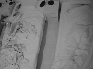 voyeurcam-julmodels-bed-5