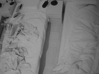 voyeurcam-julmodels-bed-5