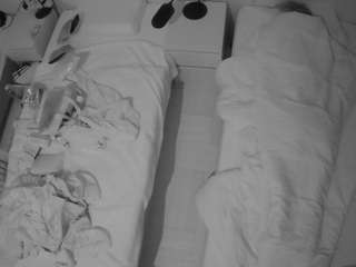 voyeurcam-julmodels-bed-5