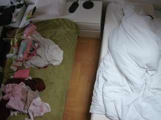 voyeurcam-julmodels-bed-5