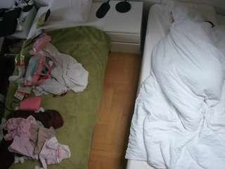 voyeurcam-julmodels-bed-5