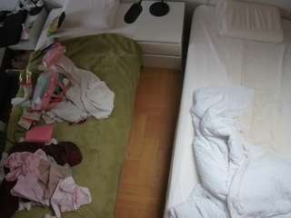voyeurcam-julmodels-bed-5