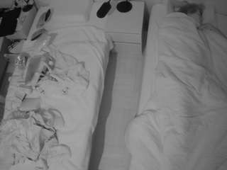 voyeurcam-julmodels-bed-5