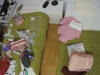 voyeurcam-julmodels-bed-5 Drink live webcam