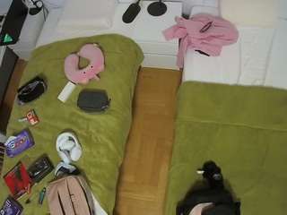 voyeurcam-julmodels-bed-5
