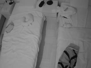 voyeurcam-julmodels-bed-5