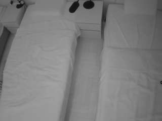 voyeurcam-julmodels-bed-5
