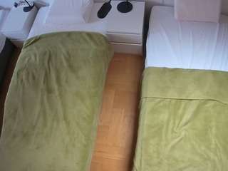 voyeurcam-julmodels-bed-5