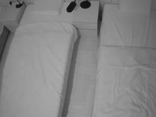 voyeurcam-julmodels-bed-5