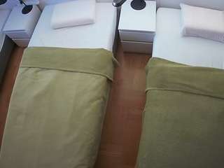 voyeurcam-julmodels-bed-5