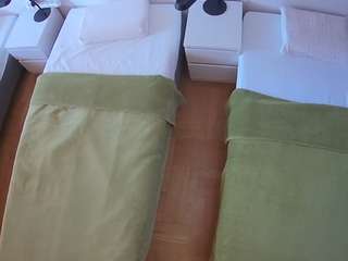 voyeurcam-julmodels-bed-5
