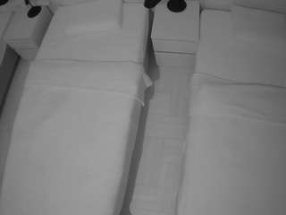 voyeurcam-julmodels-bed-5