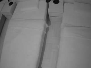 voyeurcam-julmodels-bed-5