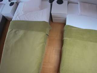 voyeurcam-julmodels-bed-5