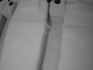 voyeurcam-julmodels-bed-5