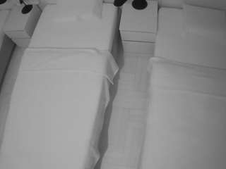 voyeurcam-julmodels-bed-5