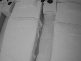 voyeurcam-julmodels-bed-5