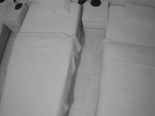 voyeurcam-julmodels-bed-5's CamSoda show and profile