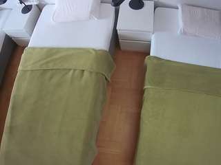 voyeurcam-julmodels-bed-5