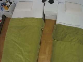 voyeurcam-julmodels-bed-5 webcam