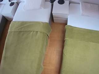 voyeurcam-julmodels-bed-5