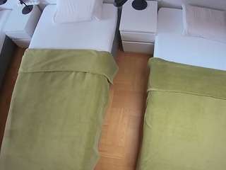 voyeurcam-julmodels-bed-5