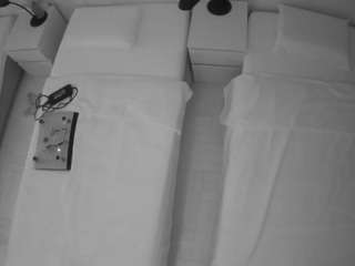 voyeurcam-julmodels-bed-5