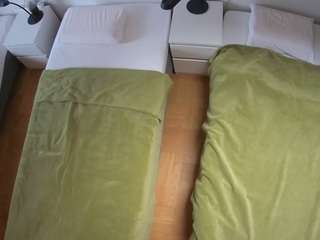 voyeurcam-julmodels-bed-5