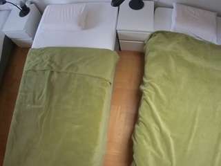 voyeurcam-julmodels-bed-5