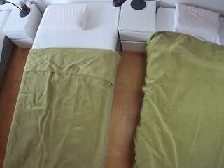 voyeurcam-julmodels-bed-5