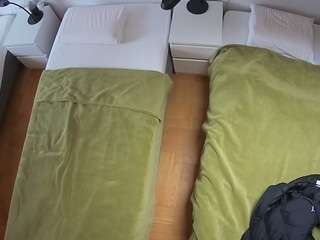 voyeurcam-julmodels-bed-5