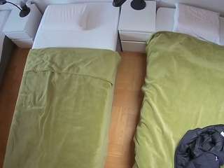 voyeurcam-julmodels-bed-5
