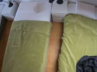 voyeurcam-julmodels-bed-5