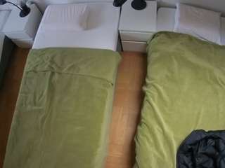 voyeurcam-julmodels-bed-5