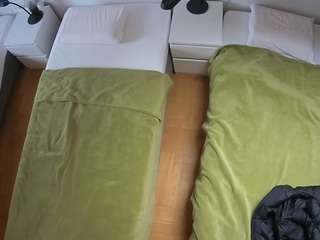 voyeurcam-julmodels-bed-5