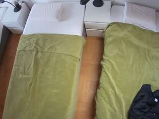 voyeurcam-julmodels-bed-5