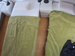 voyeurcam-julmodels-bed-5