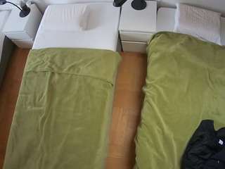 voyeurcam-julmodels-bed-5