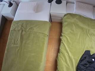 voyeurcam-julmodels-bed-5