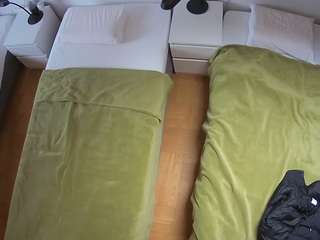 voyeurcam-julmodels-bed-5