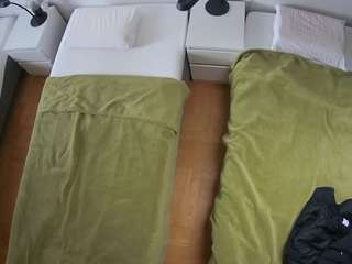 voyeurcam-julmodels-bed-5