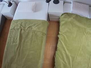 voyeurcam-julmodels-bed-5