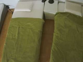 voyeurcam-julmodels-bed-5
