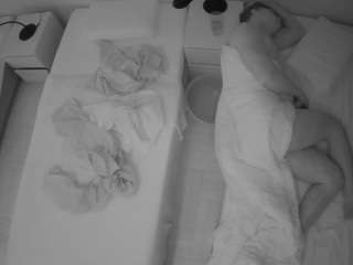 voyeurcam-julmodels-bed-5