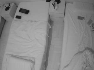 voyeurcam-julmodels-bed-5 webcam