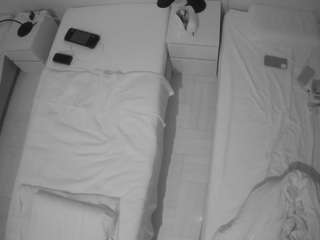 voyeurcam-julmodels-bed-5 webcam